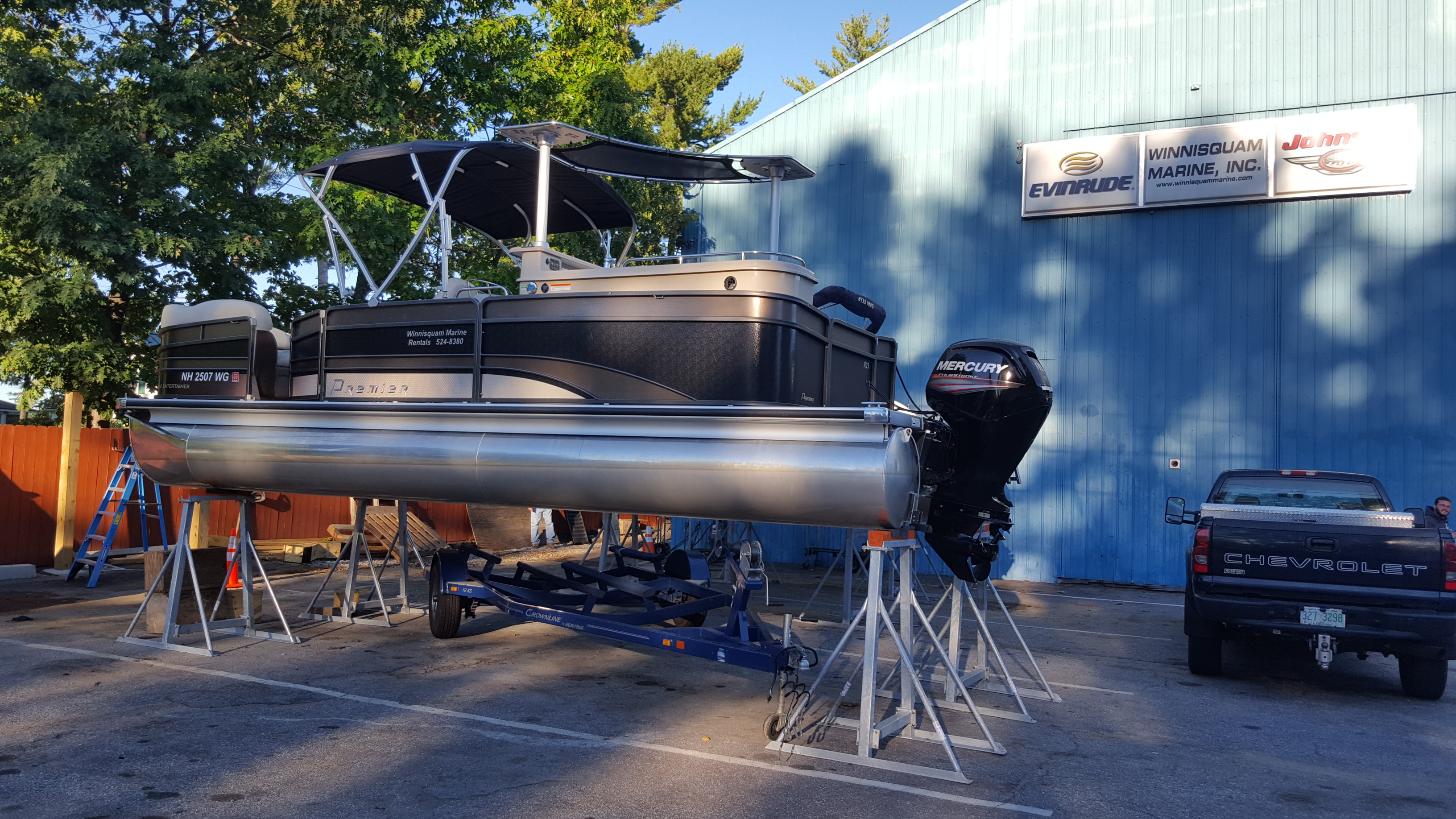 091216 Winnisquam Marine sets up their new Pontoon Wash Racks The