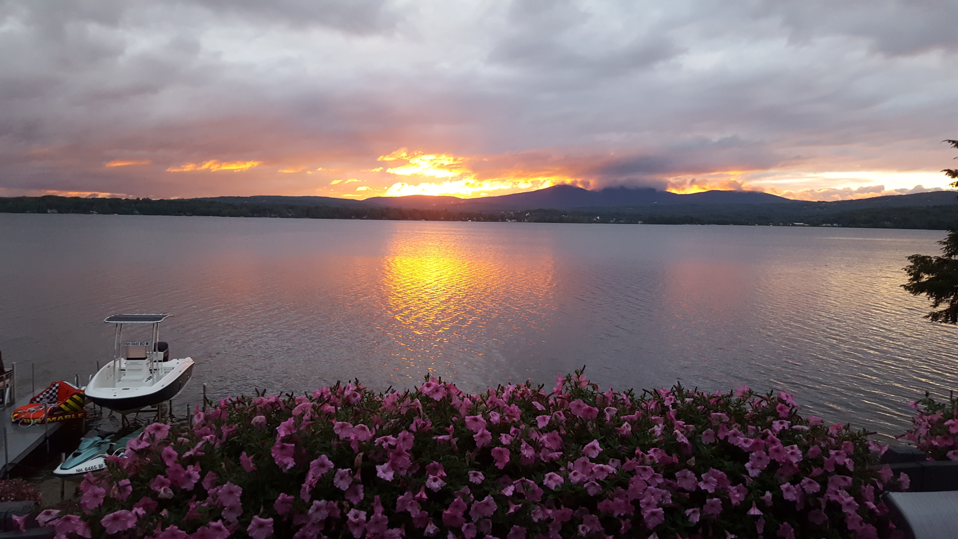 090417 Sunrise over Lake Winnisquam. Great day for a boat ride