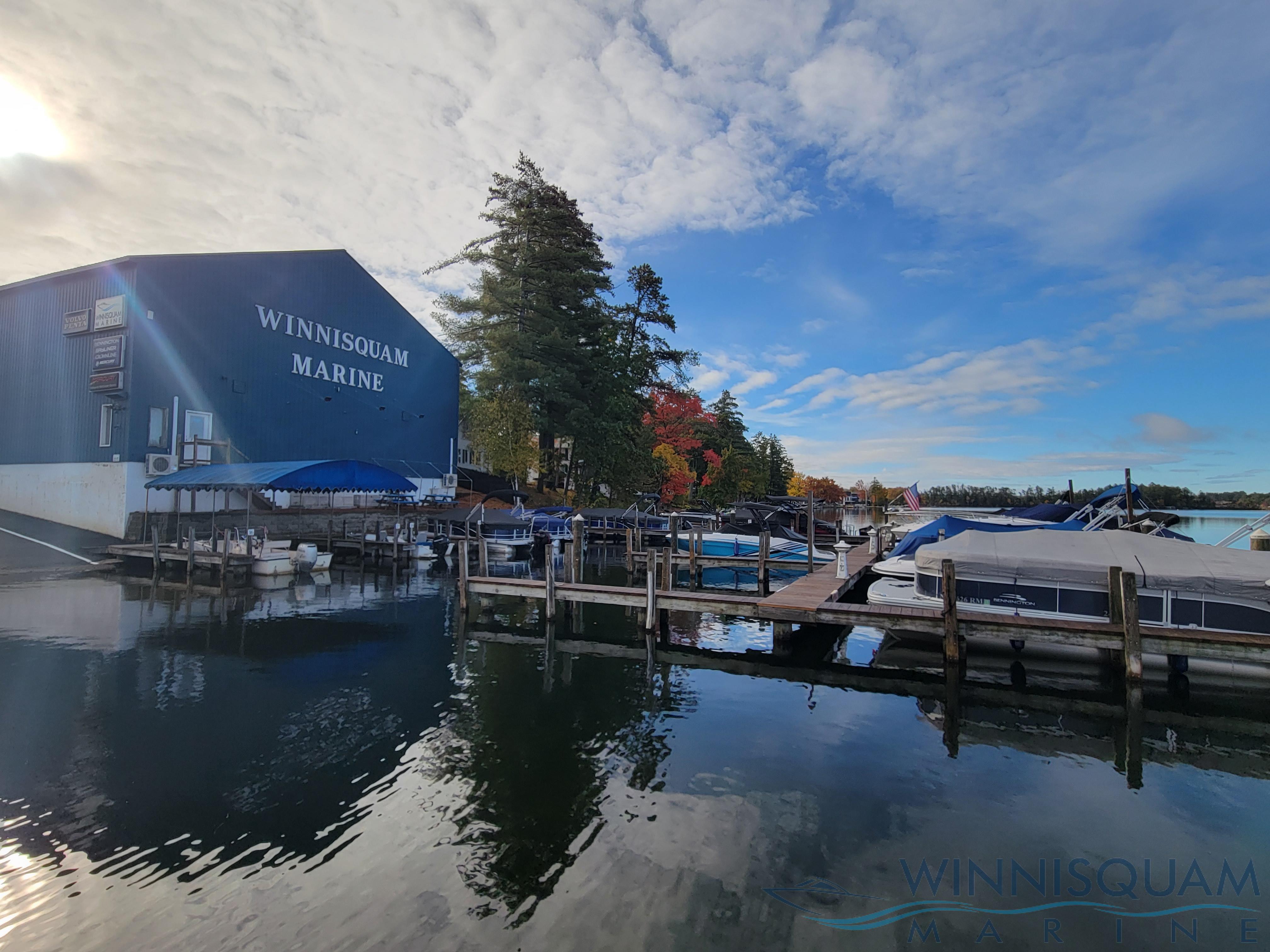 🍁🍂 Embracing the Beauty of Fall at Lake Winnisquam 🚣‍♀️