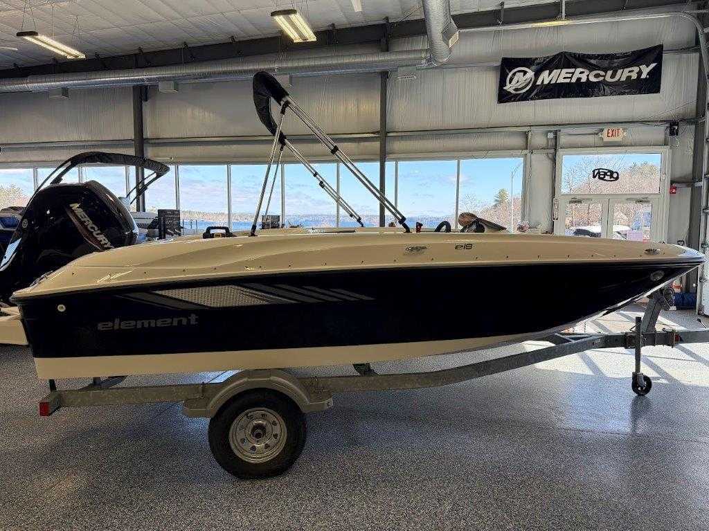 2025 Bayliner E18LE