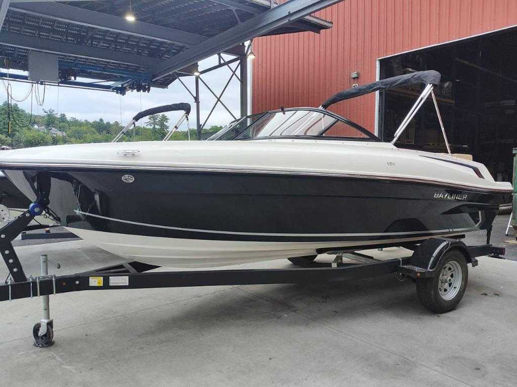 2025 Bayliner VR4