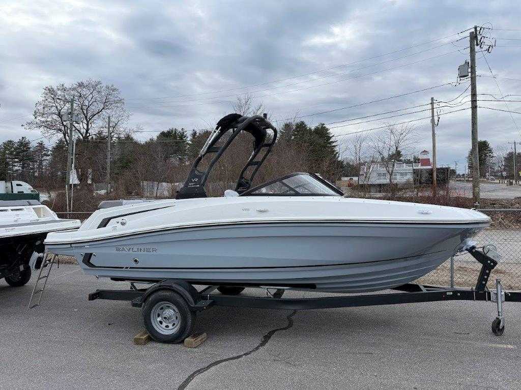 2025 Bayliner VR5 - Proarc Tower Pkg