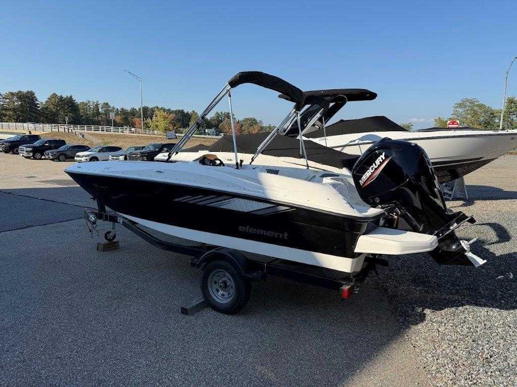 2026 Bayliner E18LE