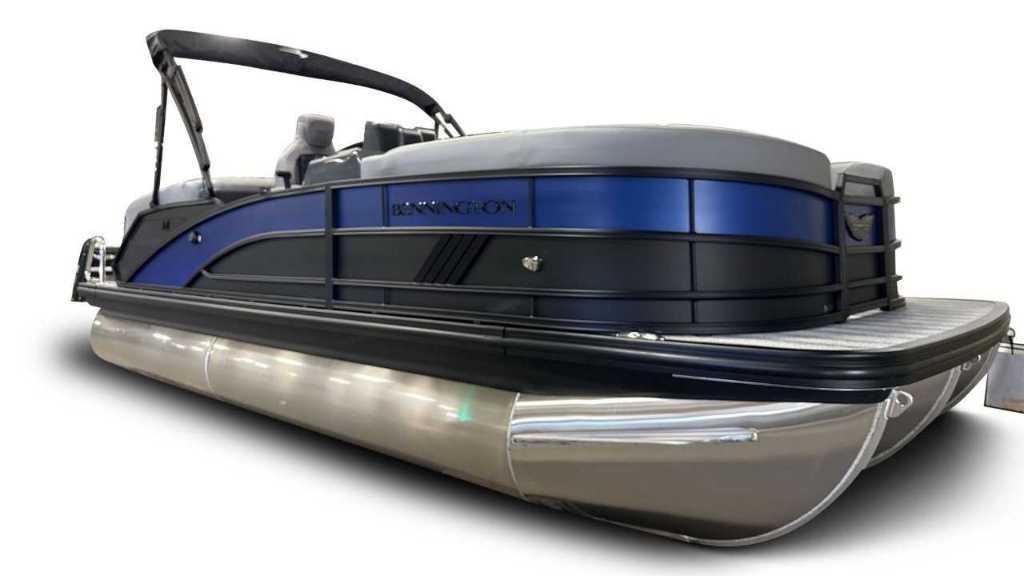 2026 Bennington 22MFB - SPS - Blackout