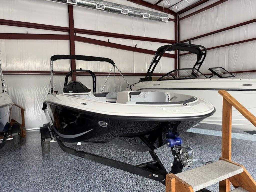 2026 Bayliner M17
