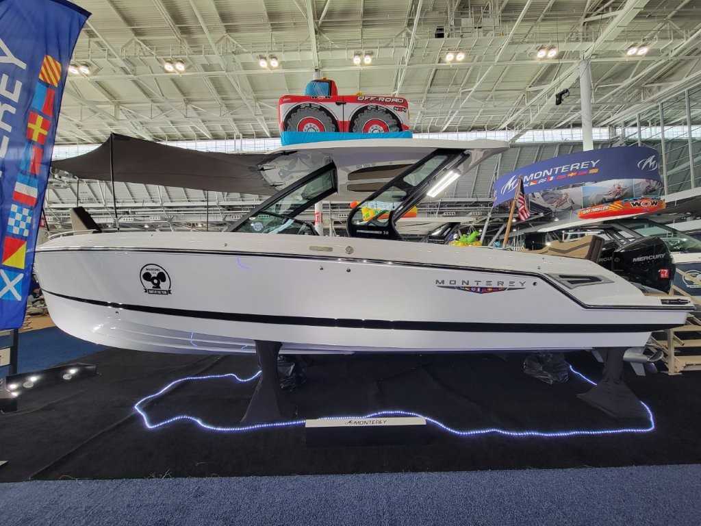 2026 Monterey Elite 30 Twin 300HP Joystick!