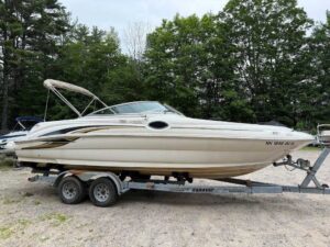 2001 Sea Ray 240 Sun Deck