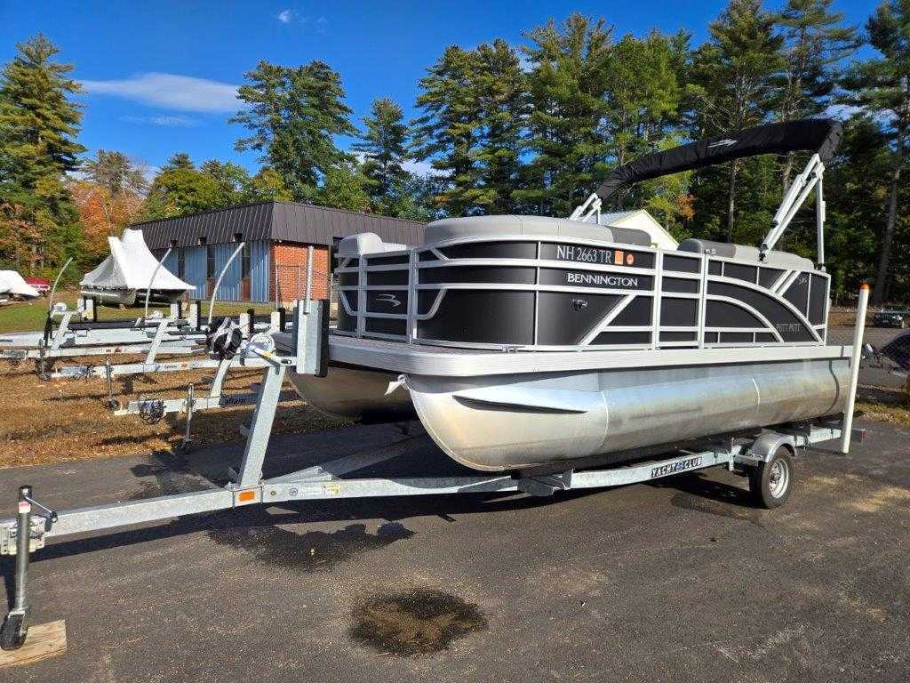 2025 Bennington 168SLJ